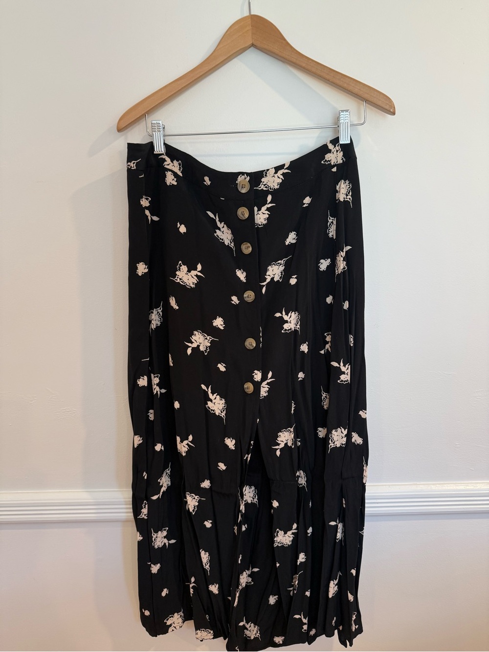 Black Floral Button-Front Midi Skirt - Something Navy